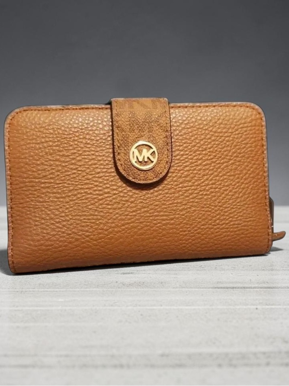 NWT Michael Kors Jet Set Medium Bifold Wallet